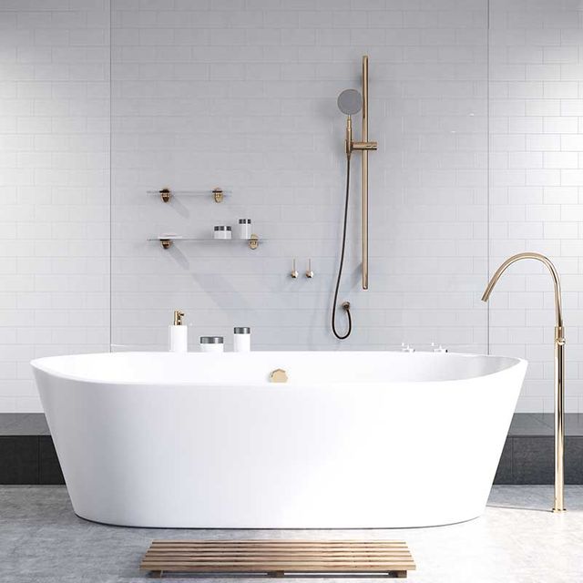 bath-tub-in-modern-bathroom